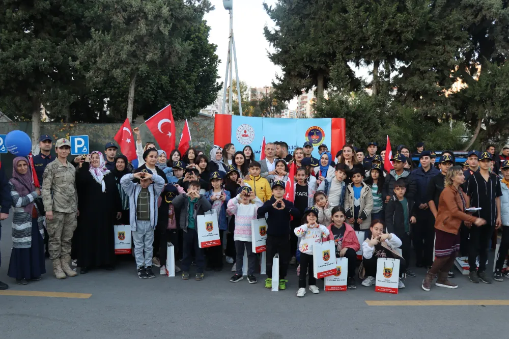 Jandarma  Öğrencilerle Özel Tanıtım ve Bilgilendirme Etkinliğinde Buluştu