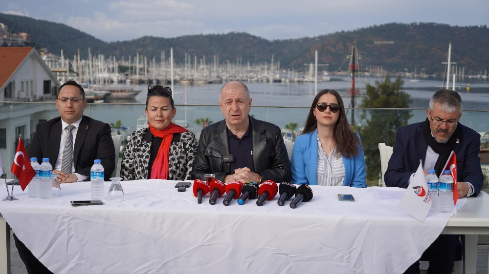 Zafer Partisi Genel Başkanı Prof. Dr. Ümit Özdağ, Muğla Fethiye’de basın açıklamasında bulundu.